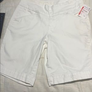 jag  jean shorts- white